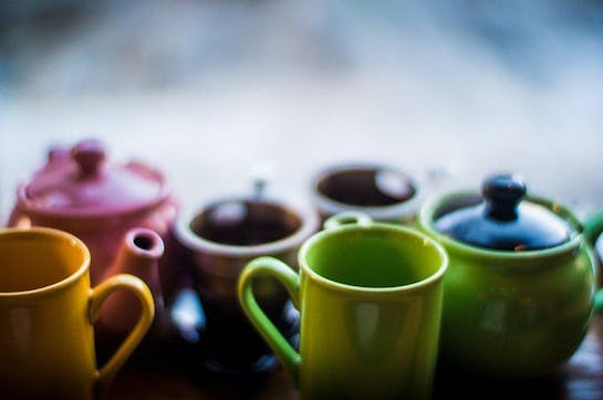 Tea cups and tea pots